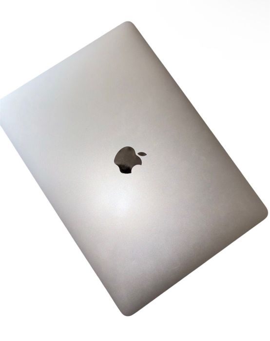 Mac book air 13” M1 8 cores