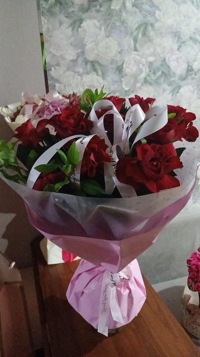 Цветы. Свежый насыщеный бардовый