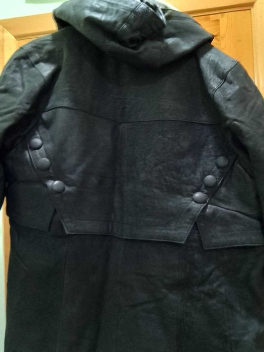 куртка женская кожаная новая с отстегивающимися капюшоном и подкладкой