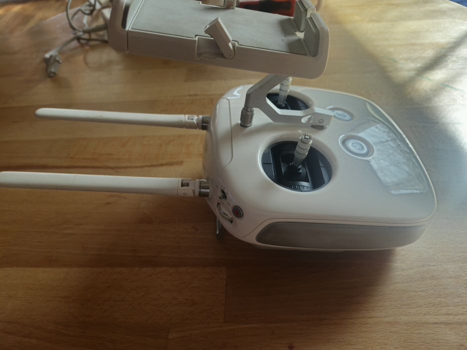 Dji phantom 4 controller