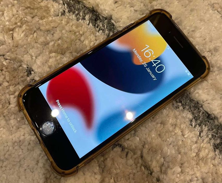 iPhone 7 + калъф