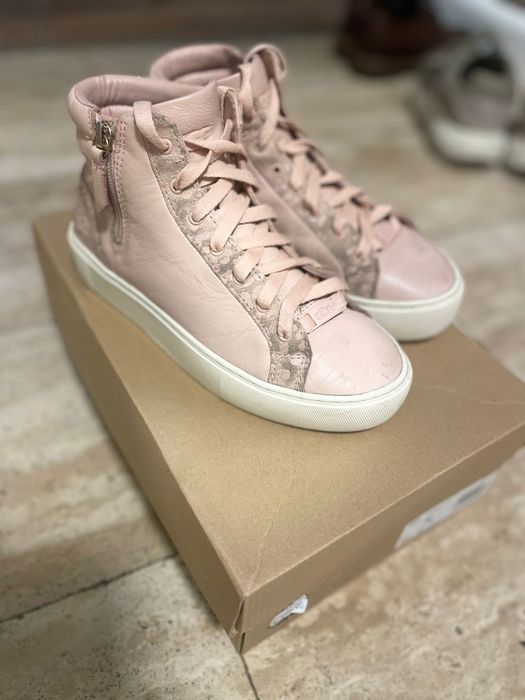 Vand ghete UGG dama
