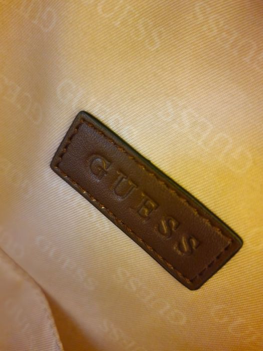 Голяма раница Guess