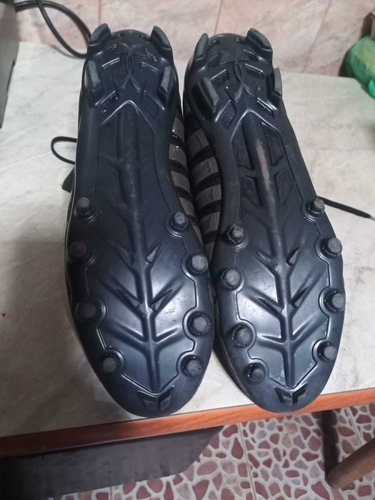 vand ghete cu crampoane Under Armour