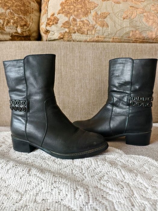 Продам женские сапоги