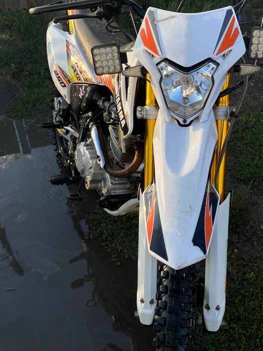 Продам Эндуро  YAMMA 250Куб торг на месте