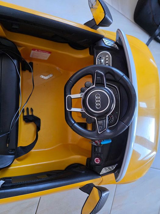 Masina electrica copii Audi R8 Spyder ride-on Car 12V cu 2 locuri