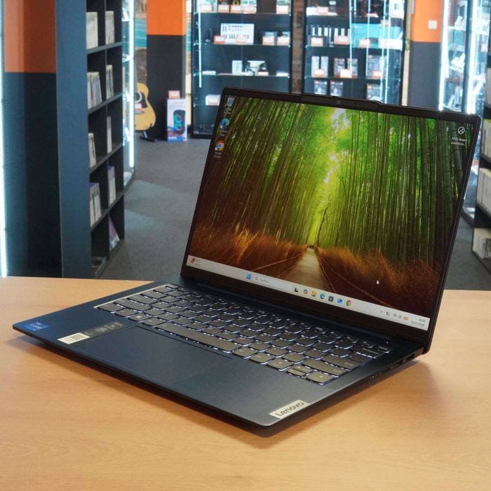 Lenovo IdeaPad Slim 5i 14IAH8, 14 inch, i5--12450H, 16 GB RAM DDR4, 1 TB SSD WUXGA 1920x1200, Windows 11