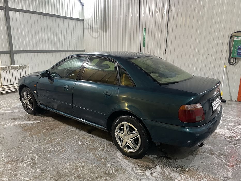 Продам Ауди А4. На ходу.