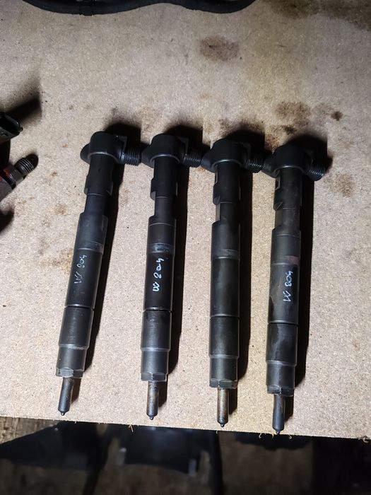 Injector Mercedes w204 2.2d 300lei buc