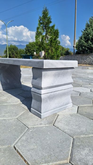 Мраморни пейки за вашия двор