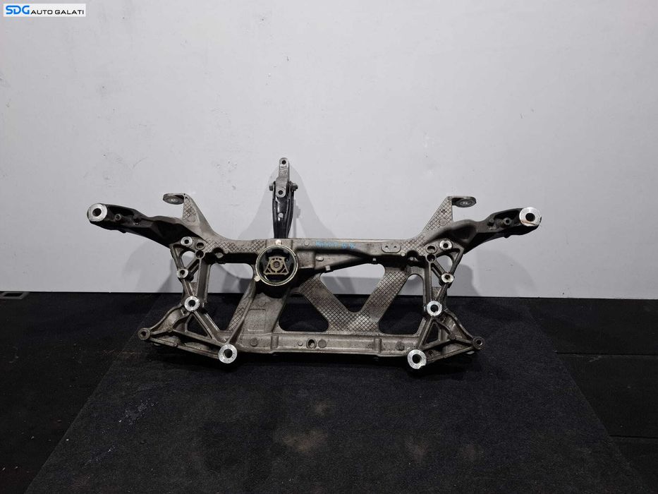 Punte Fata Jug Calandru Cadru Motor Volkswagen Passat B8 2014 - 2019 Cod 3Q0199369E [L4720]