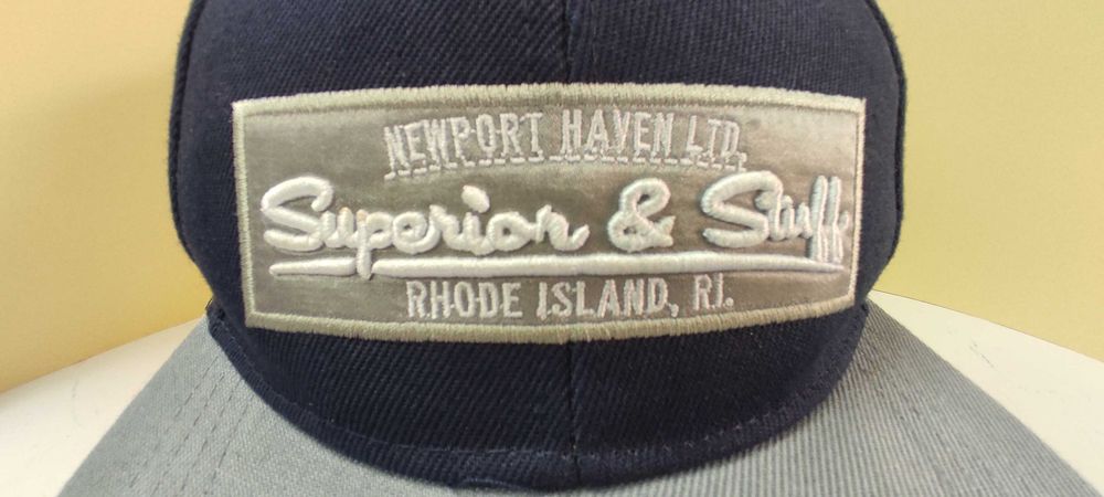 Оригинална нова спортна шапка ни