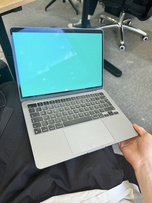MacBook Air M2 2023