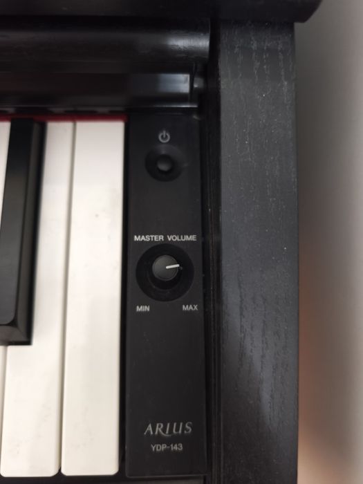 Yamaha Arius YDP-143