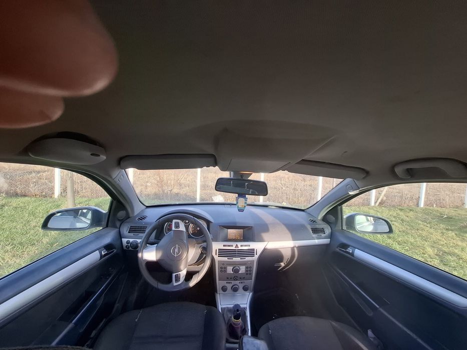 Opel  astra  h..