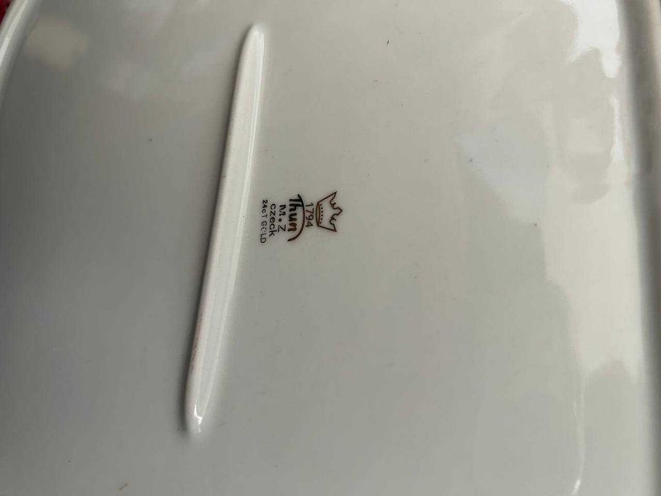 Продается новый чешский сервиз 24 карат . оригинал