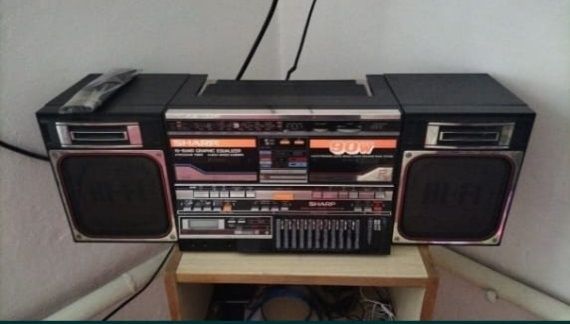 Продам  магнитофон SHARP 90