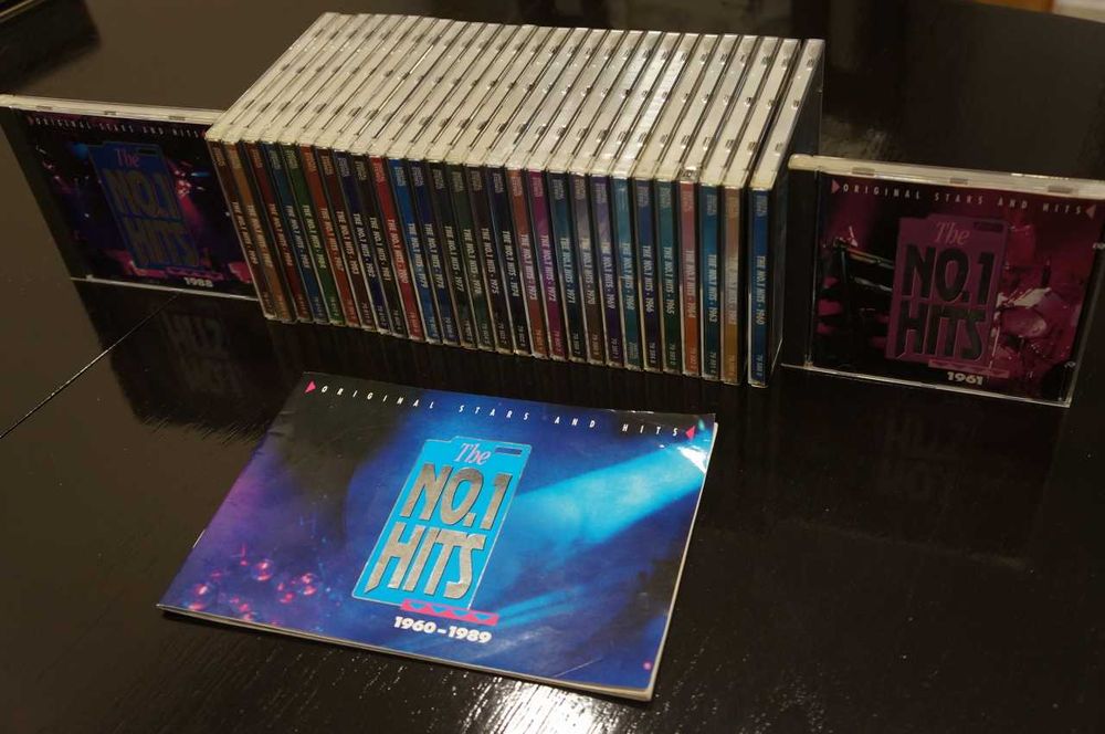 The No.1 Hits 1960-1989 (30 CDs) включително книжка