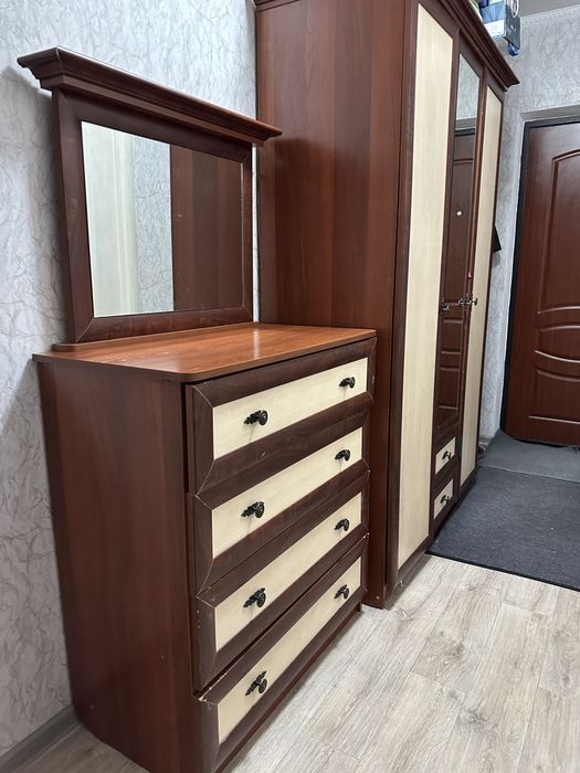 Продам шифонер  и комод