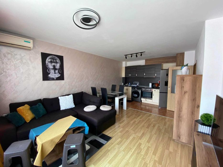 Дава се под наем Двустаен апартамент в София, Витоша - 65 кв.м за 612 € - Снимка #1