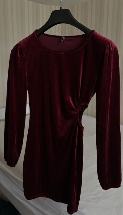 Тъмно червена рокля- размер:XS/S