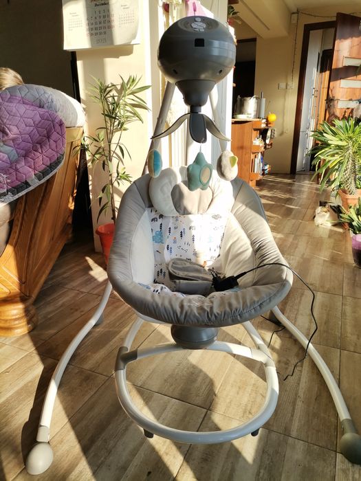 Продавам Електрическа бебешка люлка Cangaroo Woodsy