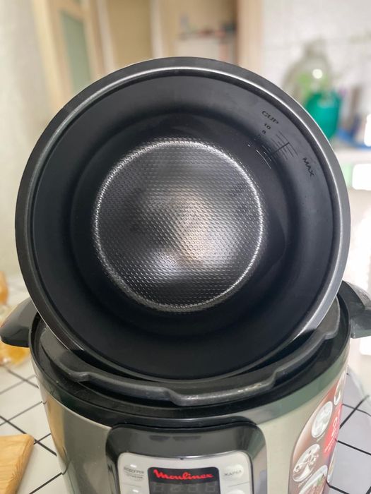 ПРОДАМ Moulinex мультиварка CE500E32