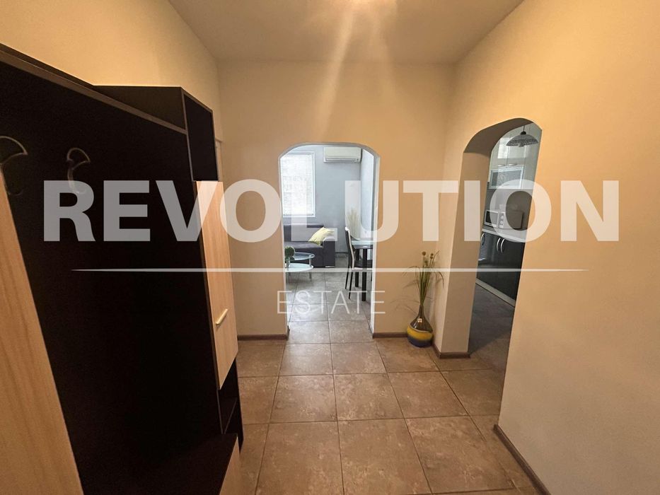 Дава се под наем Тристаен апартамент в Варна, Център - 90 кв.м за 650 € - Снимка #14