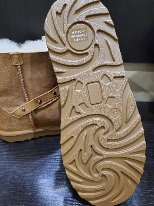 Кецове Levi's нови и боти