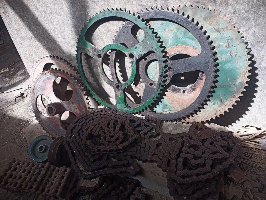 Briket stanok va shestirna reduktorlar sotiladi