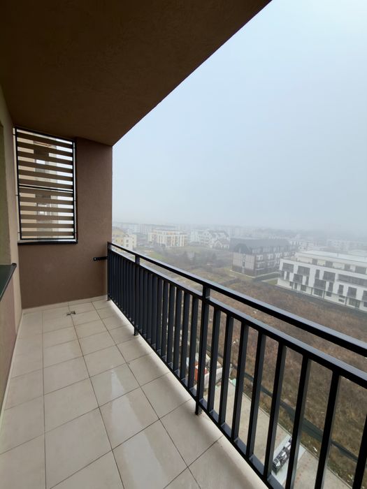 Apartament cu 3 camere la prima chirie in zona Tractorul,et 7/10