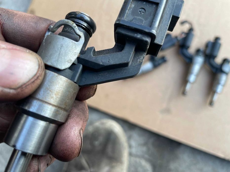 Injectoare 03C906036A 1.6 FSI BLF/BAG VW Passat B6 Jetta Touran Golf 5