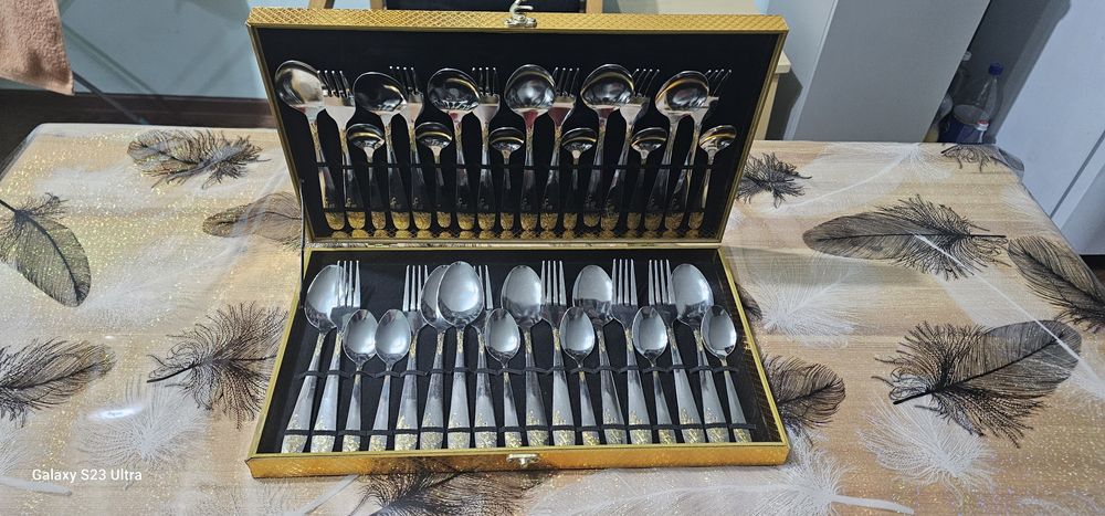 Набор вилок и ложек