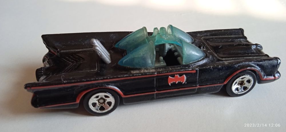 Продавам метални автомобили Hotweels 1:64