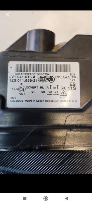 Far stânga skoda superb 3