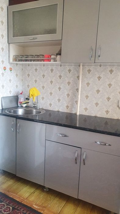 Кухонный гарнитур в хорошем состоянии