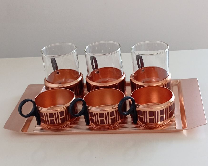 Сервиз за топли напитки