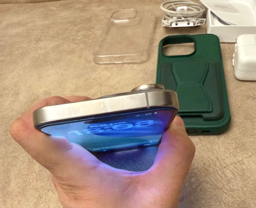 Продаю iPhone 16 Pro, 256 Gb