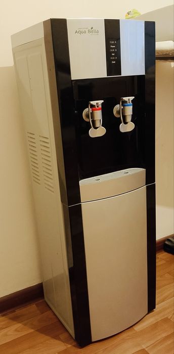 Продам диспенсер (кулер) для воды с Холодной/Горячей подачей
