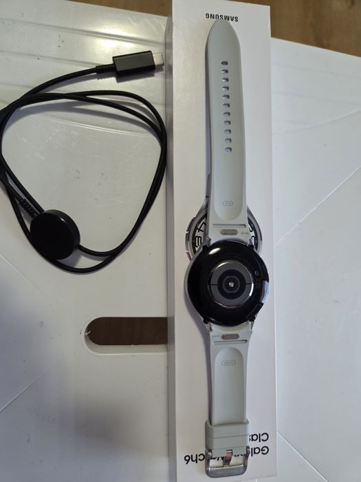 Vând Samsung Watch 6 Classic.