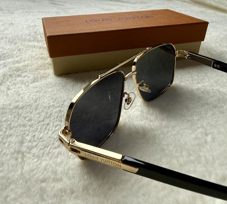 Слънчеви очила Louis Vuitton – метална рамка, с кутия и аксесоари