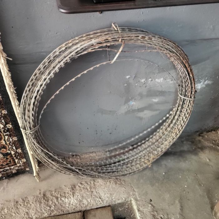 Колючая проволока