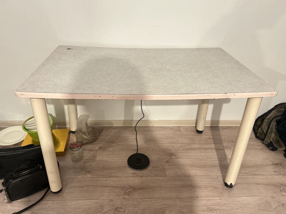 Продам стол б/у.