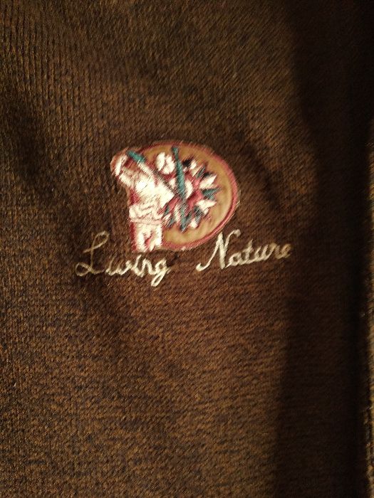 Дебели блузи и жилетки