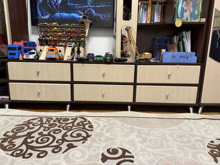 Стенка горка для гостинной