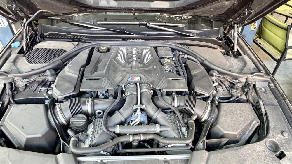BMW M5 F90 На Части