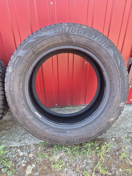 2 Anvelope 225/60/17 Bridgestone Blizzak LM001 de iarna, Dot 2024.