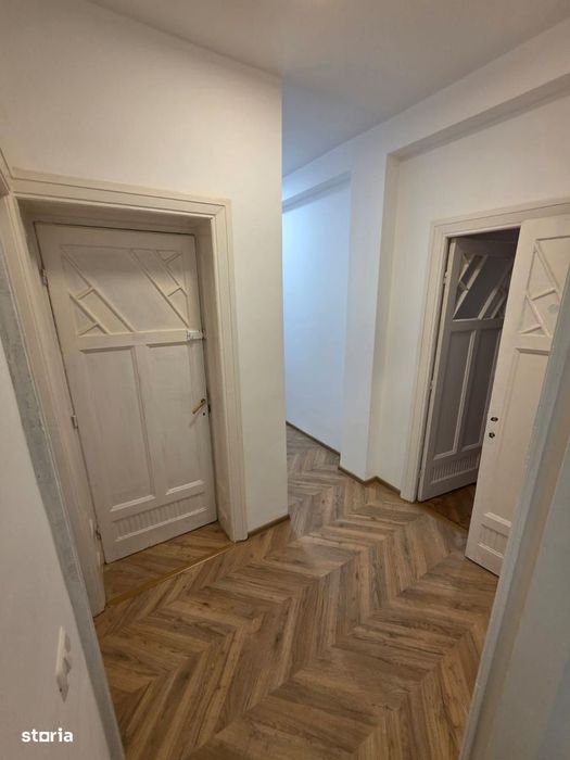 Spatiu birouri / Ultracentral/ 3 camere/ 2 bai/ Renovat