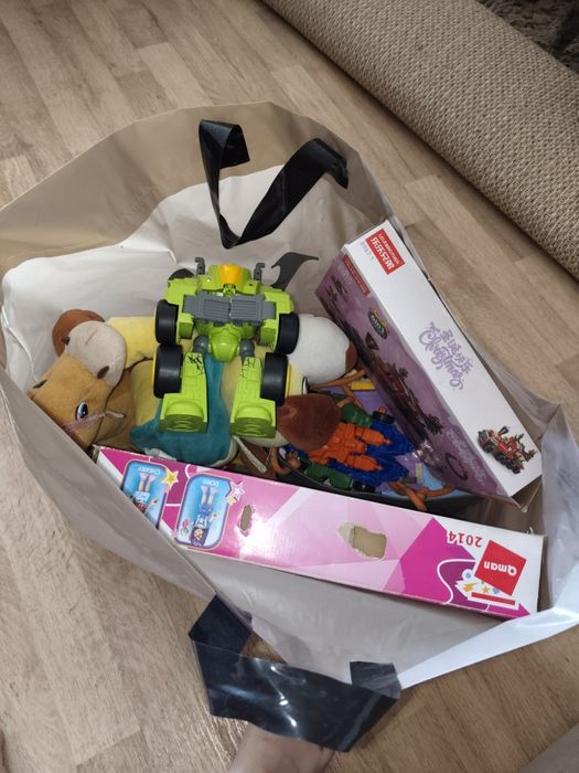 Отдам детские игрушки